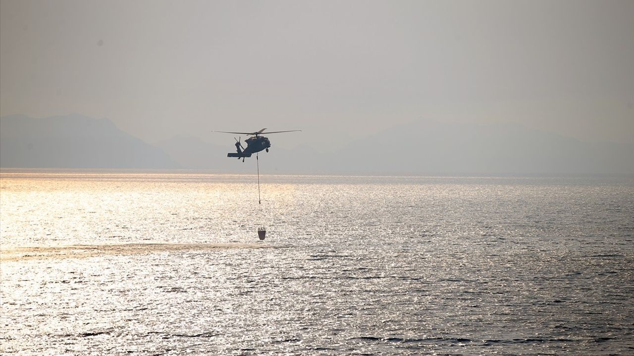 Menteşe'deki Orman Yangınına Müdahale Devam Ediyor