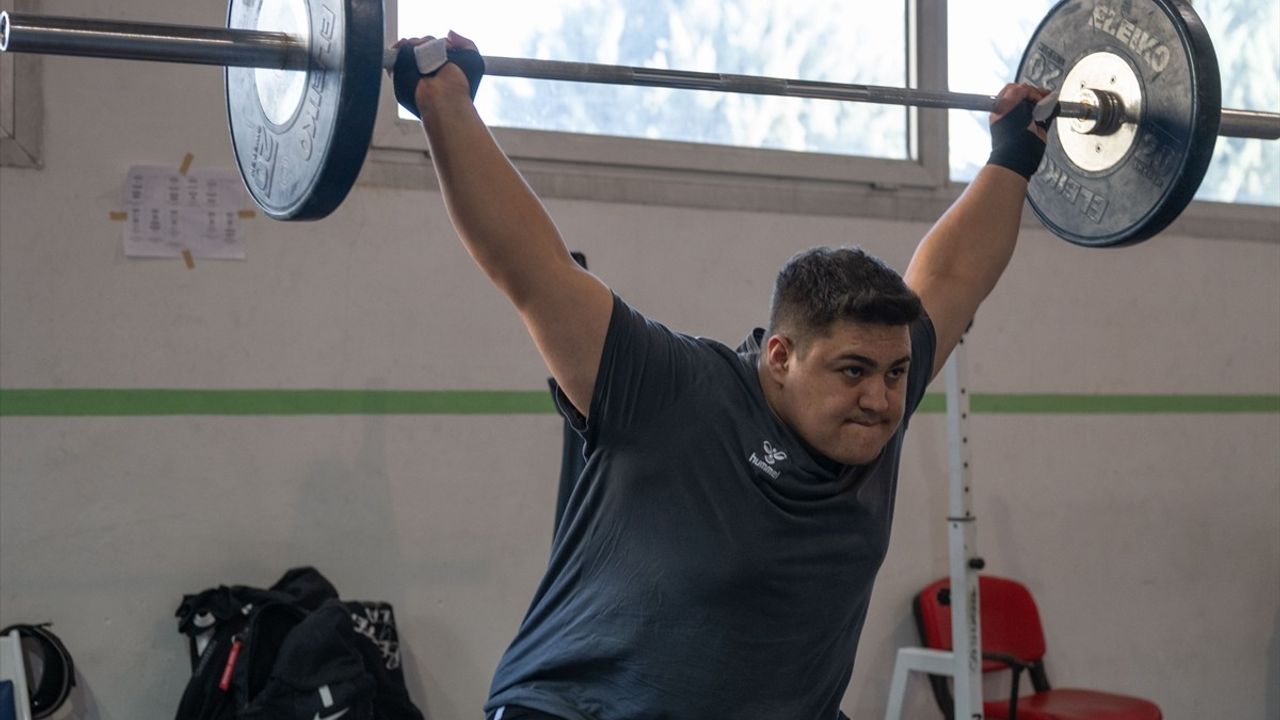 Milli Halterciler Avrupa Şampiyonası'nda Zafer Peşinde