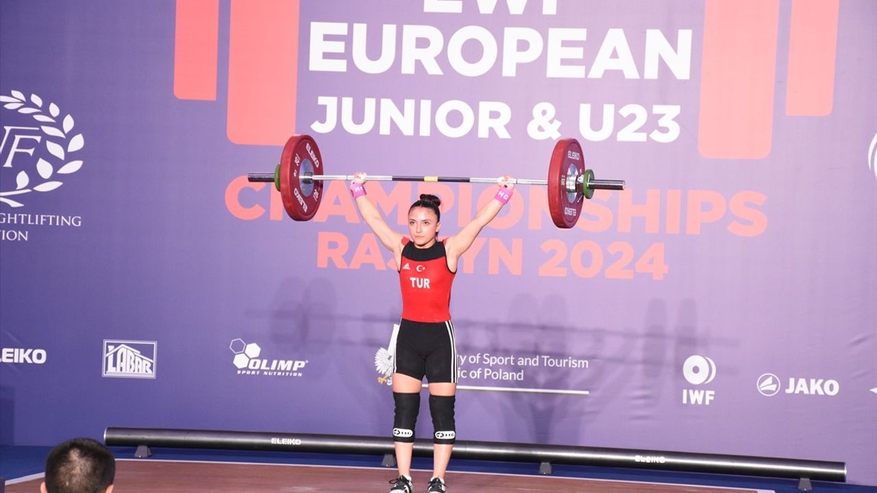Milli Kadın Haltercilerden Polonya'da Büyük Başarı