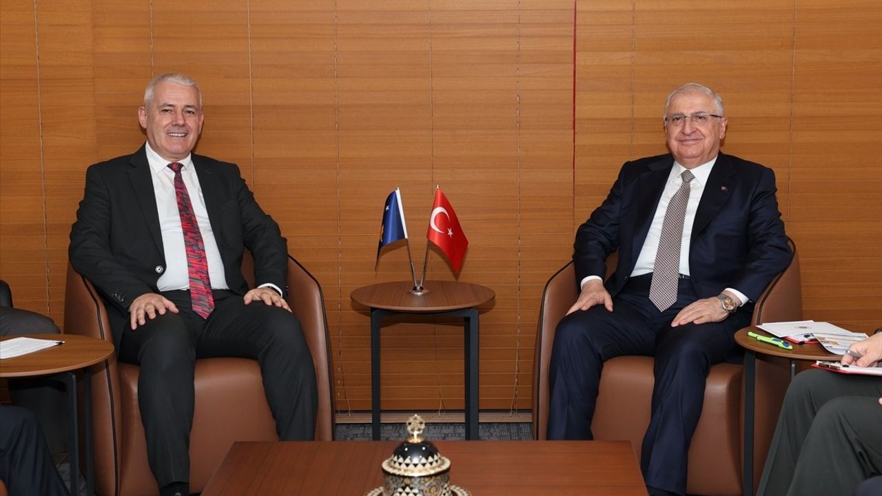 Milli Savunma Bakanı Güler, Kosova İçişleri Bakanı ile Önemli Bir Görüşme Gerçekleştirdi