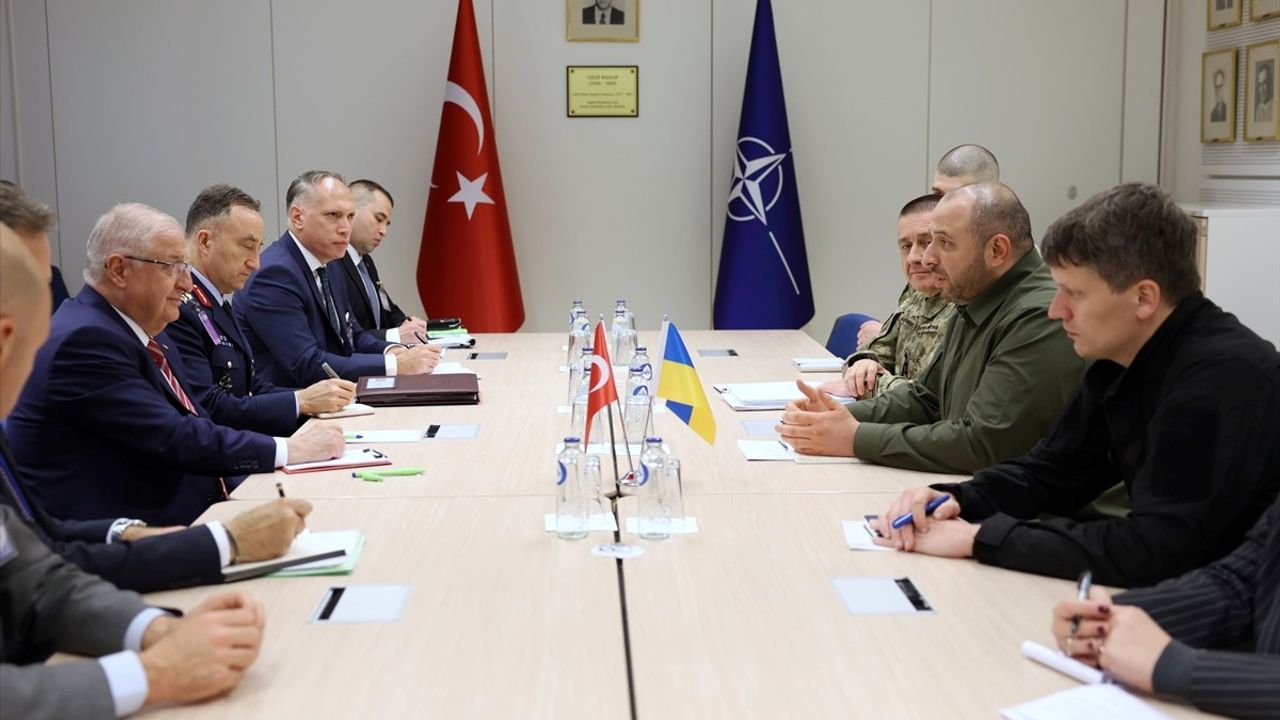 Milli Savunma Bakanı Güler, Ukrayna Savunma Bakanı ile Görüşme Gerçekleştirdi