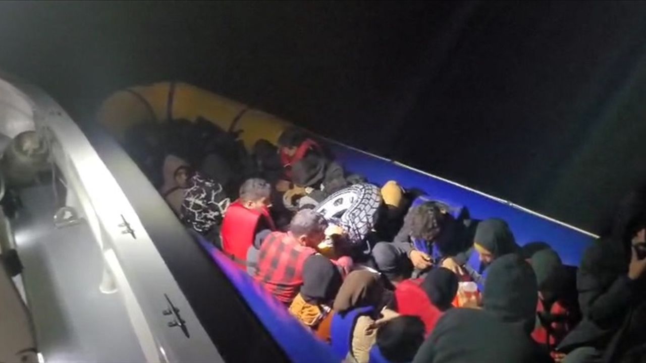 Muğla Açıklarında 25 Düzensiz Göçmen Ele Geçirildi