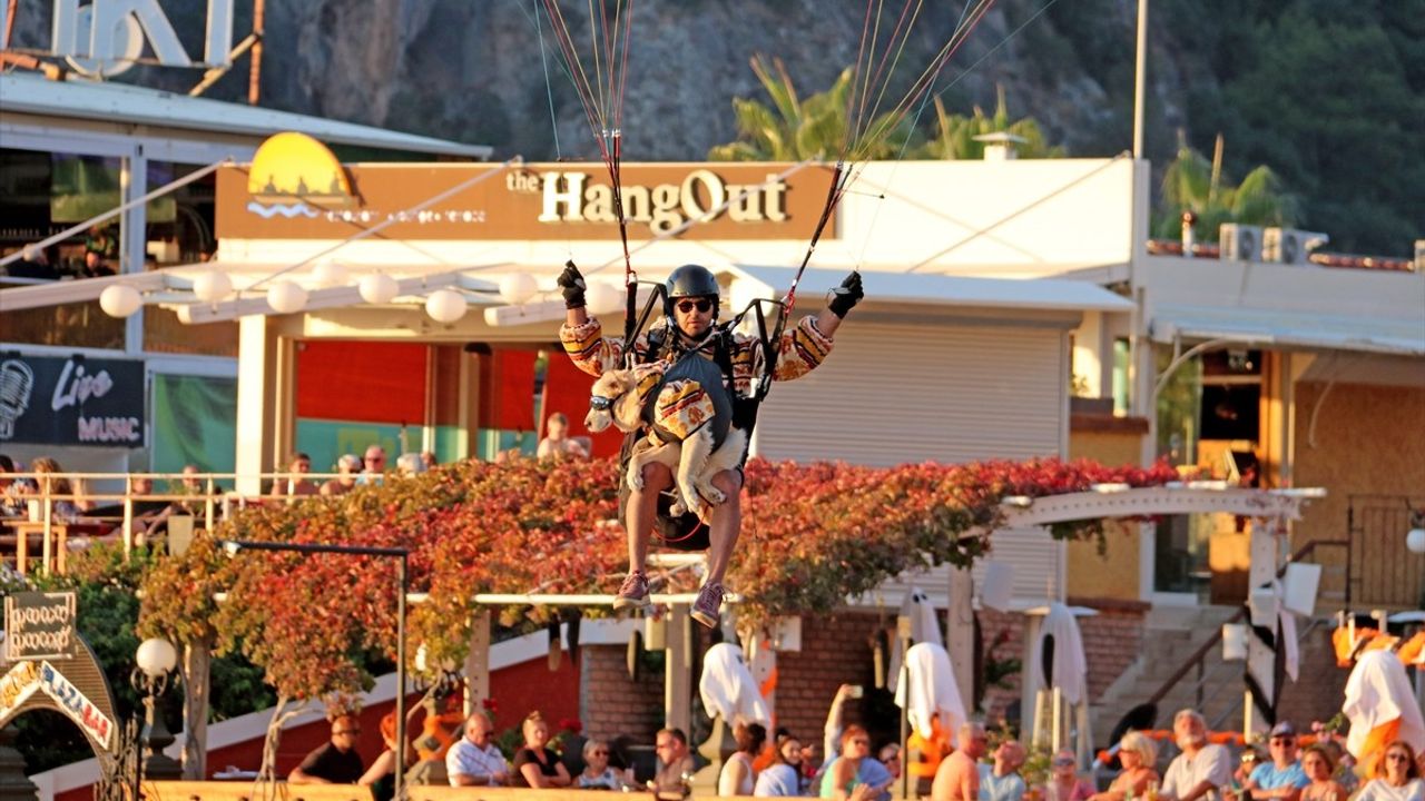 Muğla'da 24. Uluslararası Ölüdeniz Hava Oyunları Festivali Rüzgar Gibi Devam Ediyor