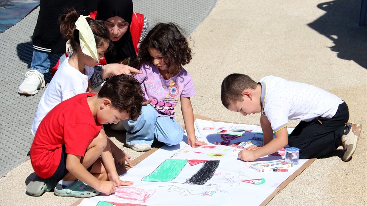 Muğla'da Filistinli Çocuklar İçin Sanat Etkinliği Düzenlendi