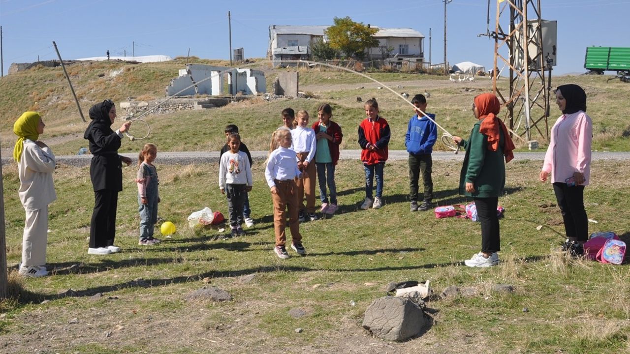 Muş'ta Üniversite Öğrencilerinden Anlamlı Proje