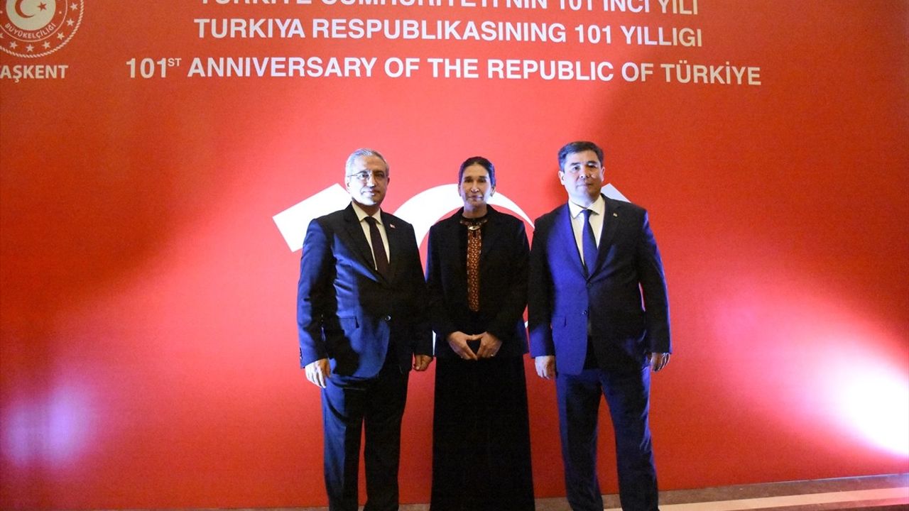 Özbekistan'da Türkiye Cumhuriyeti'nin 101. Yılı Kutlandı