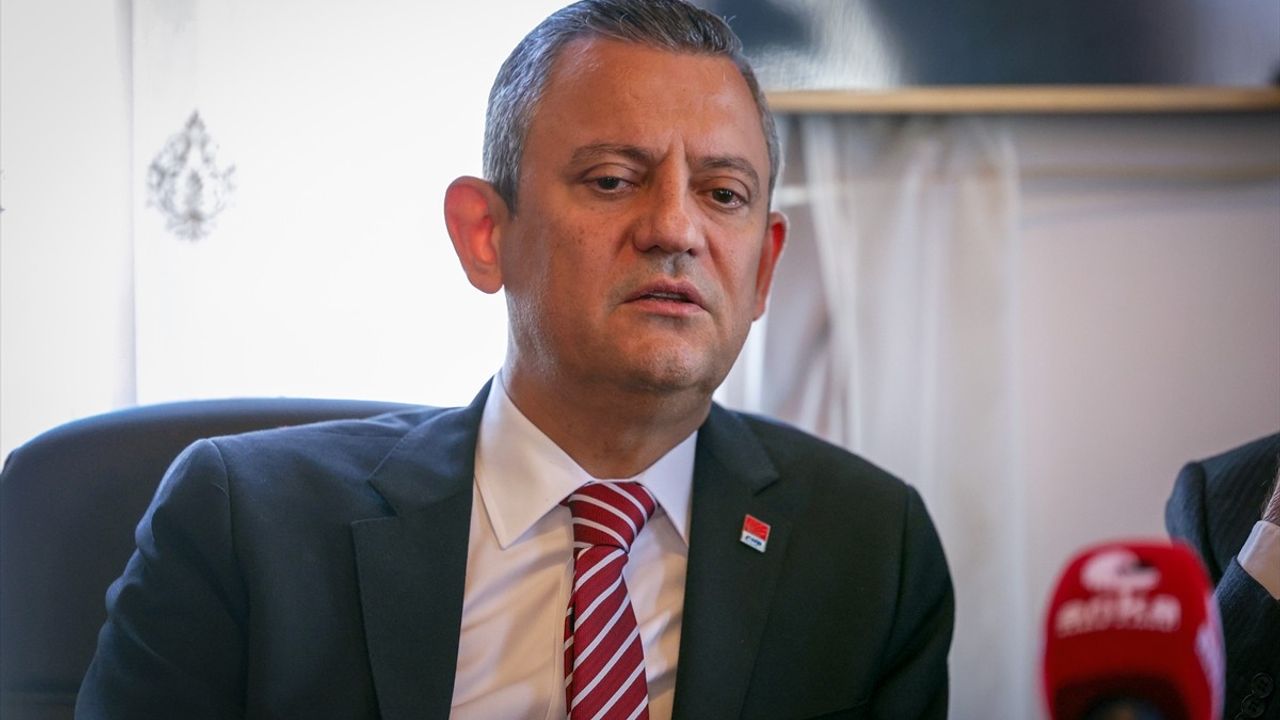 Özgür Özel, ADD Genel Başkanı Mustafa Bozkurt'u Ziyaret Etti