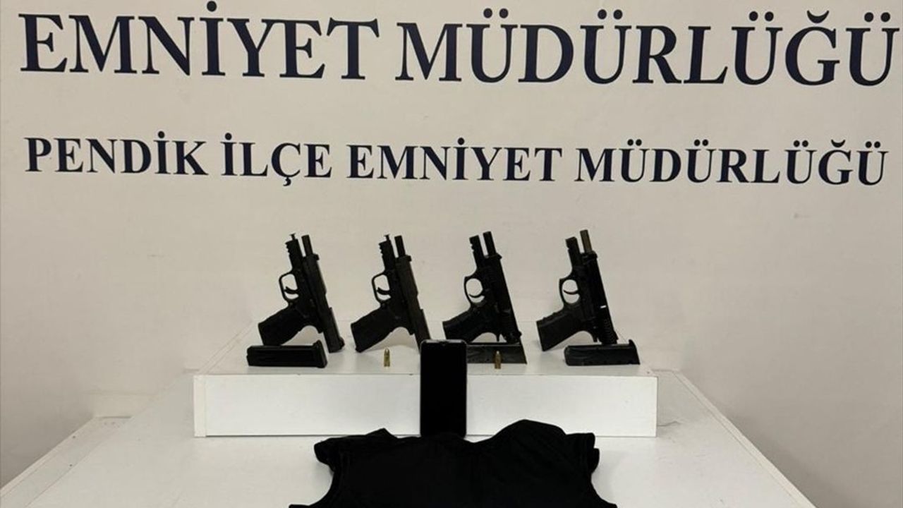 Pendik’te 4 Ruhsatsız Silah ve Balistik Yelek Ele Geçirildi