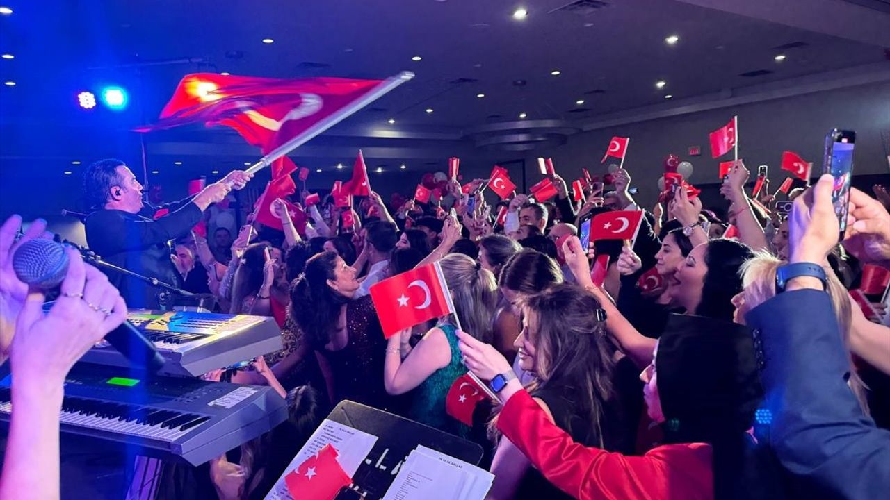 Plano Belediyesi'nden Tarihi Karar: 29 Ekim 'Türkiye Cumhuriyeti Günü' İlan Edildi