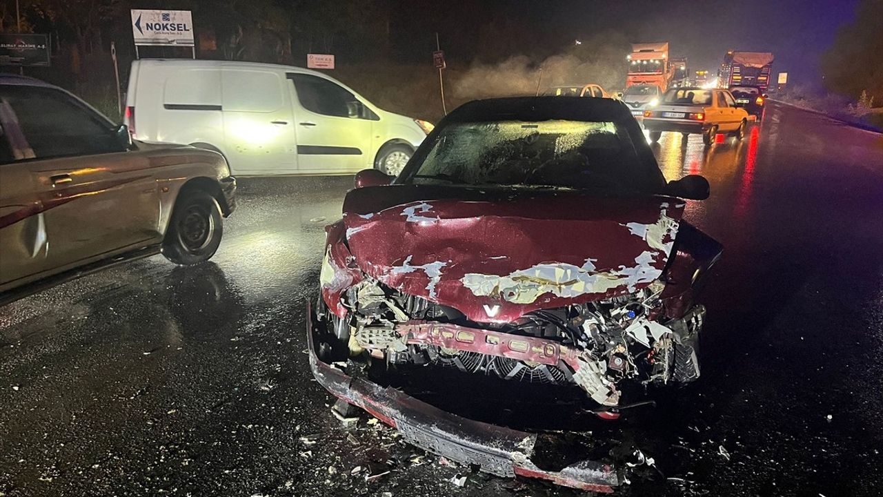 Sakarya'da Çarpışma: 4 Yaralı