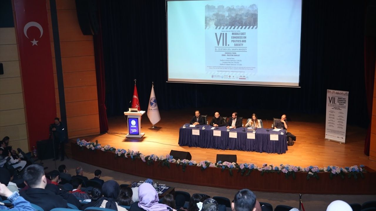 Sakarya'da Ortadoğu Siyaset ve Toplum Kongresi Başladı