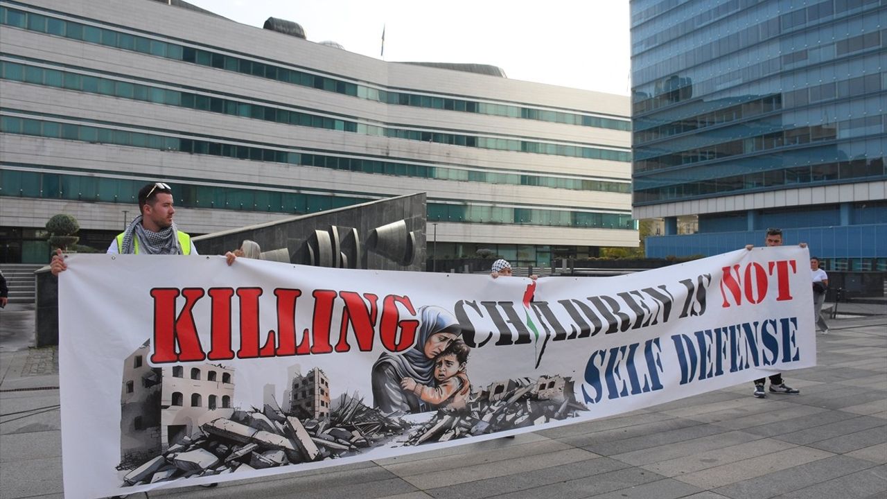 Saraybosna'da Gazze İçin Protesto Gösterisi