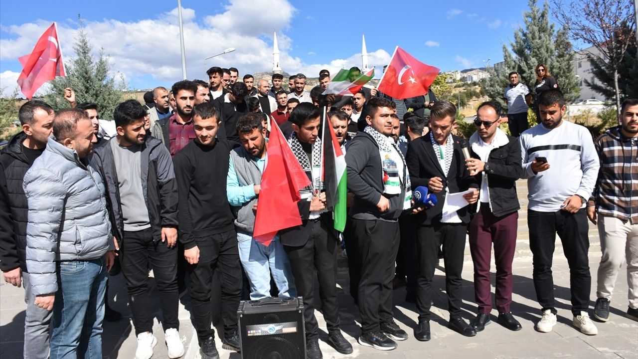 Şırnak'ta Öğrencilerden İsrail Protestosu