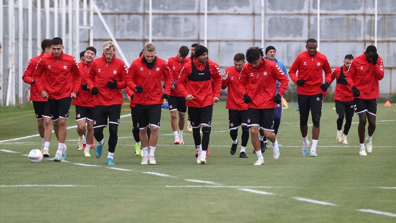 Sivasspor, Adana Demirspor Maçına Hazırlanıyor