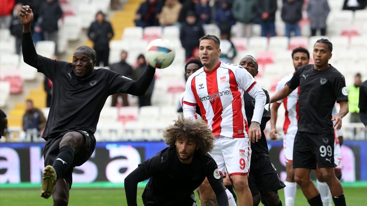 Sivasspor, Hatayspor'u 3-2 Geçti