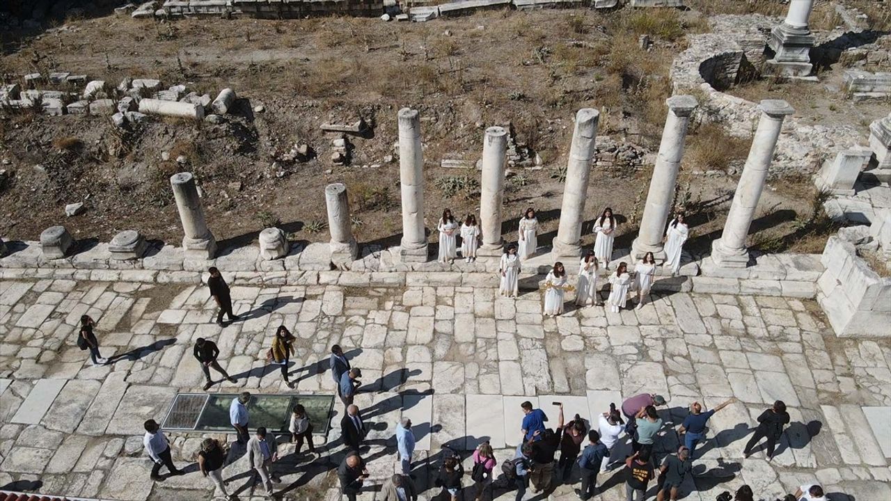 Stratonikeia Antik Kentinde Geleneksel Anahtar Taşıma Töreni Canlandırıldı