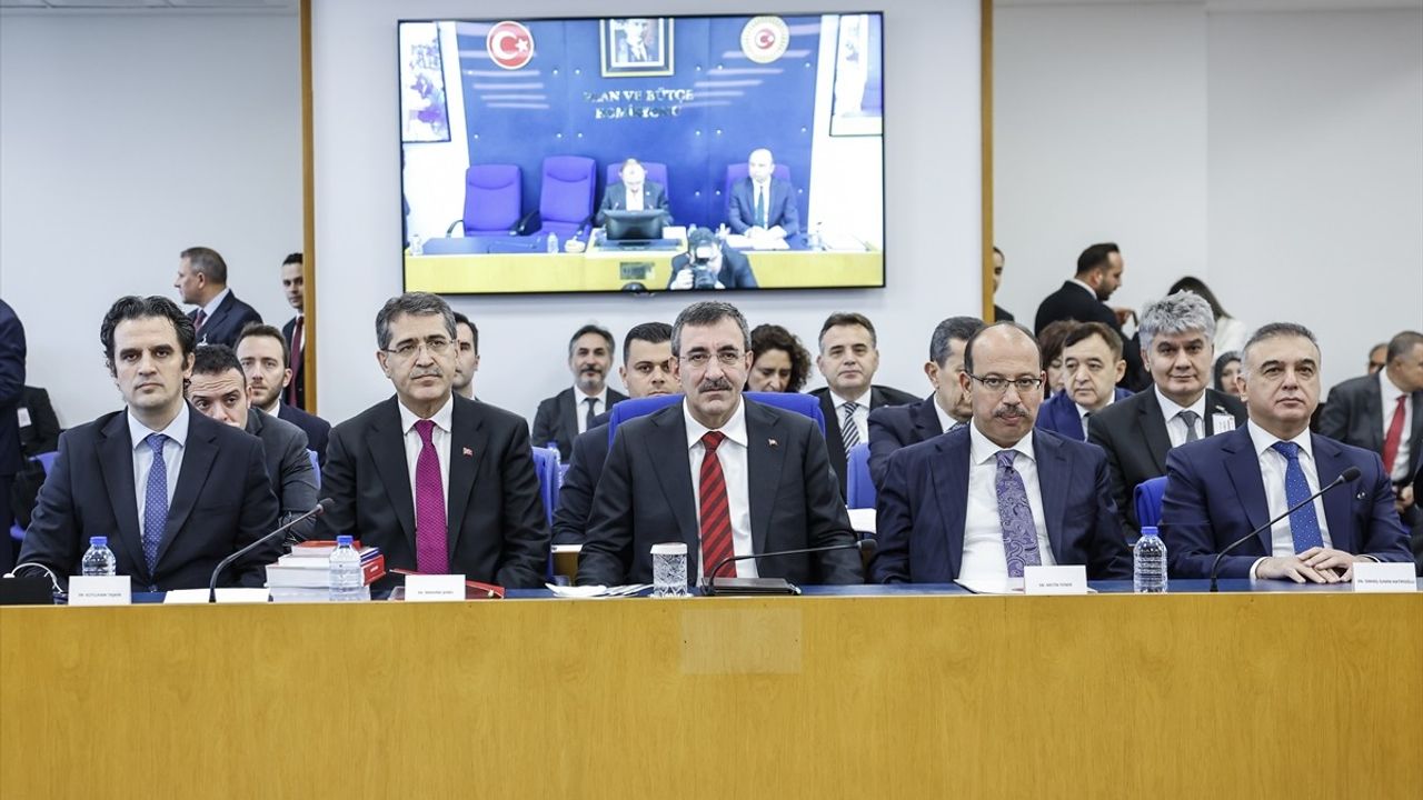 TBMM'de 2025 Yılı Bütçe Görüşmeleri Başladı