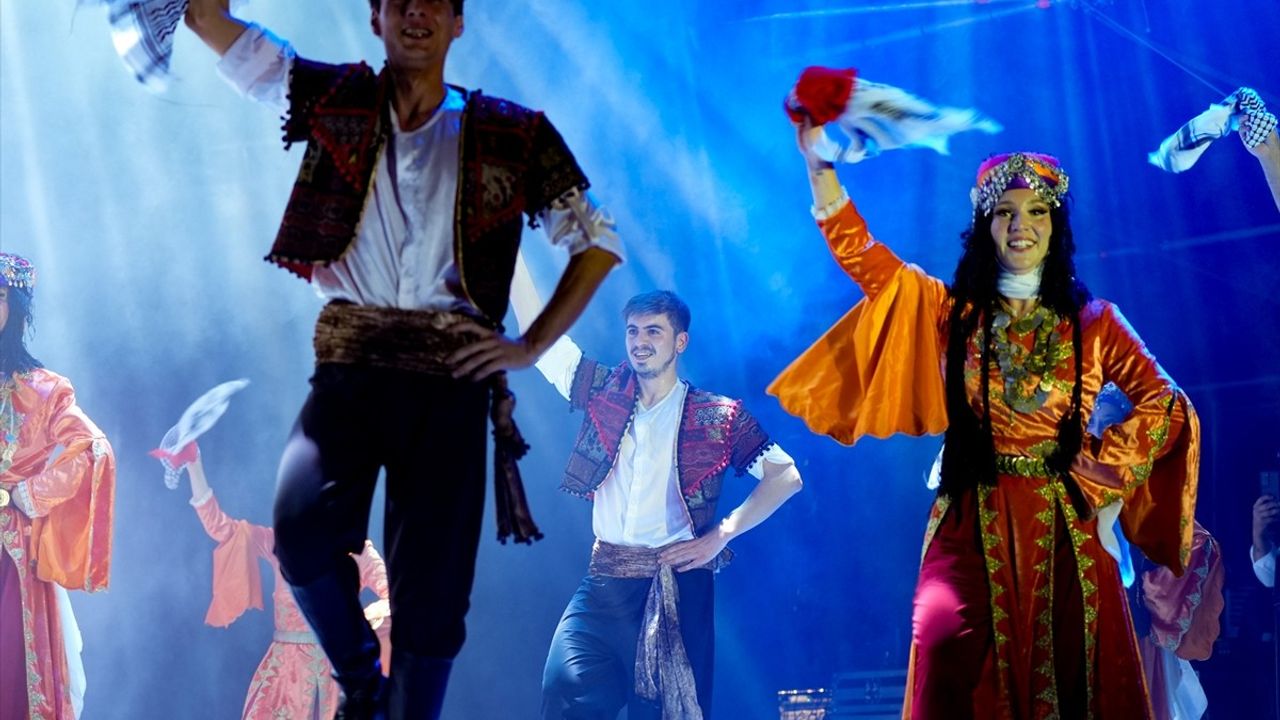 TEKNOFEST Adana'da 'Sağır Sultan' Gösterisi Coşkuyla Sahnelendi