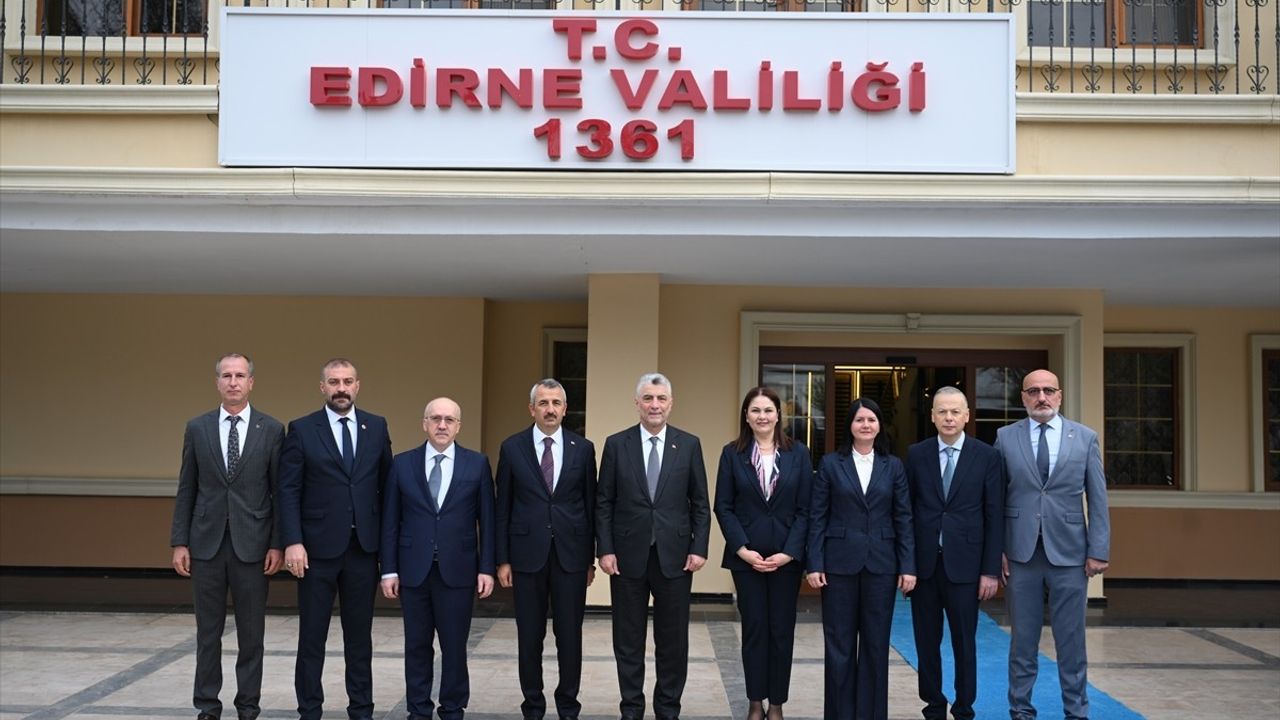 Ticaret Bakanı Bolat, Edirne'de Valiliği Ziyaret Etti