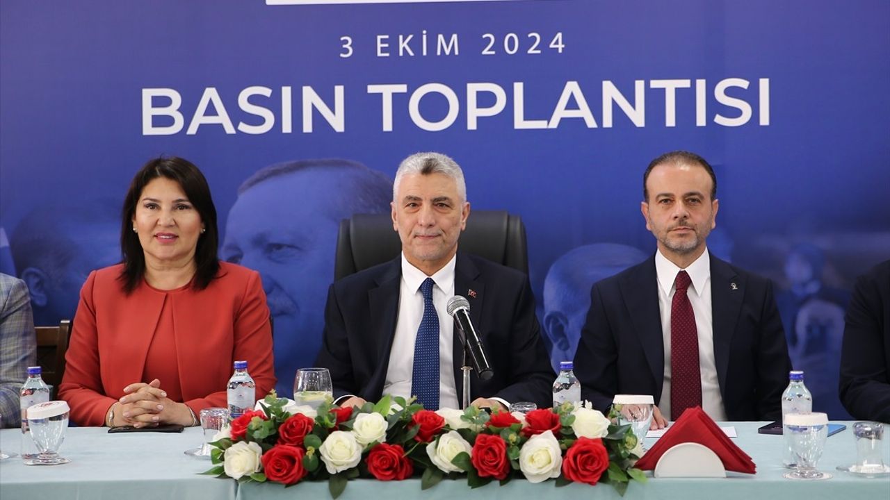 Ticaret Bakanı Ömer Bolat'tan Adana'da Enflasyon ve Dış Ticaret Açıklamaları