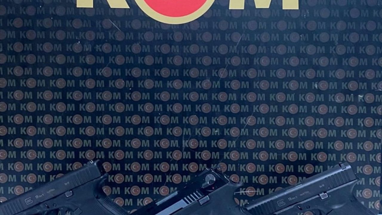 Tokat'ta Otomobil Bagajında Ruhsatsız Silahlar Ele Geçirildi