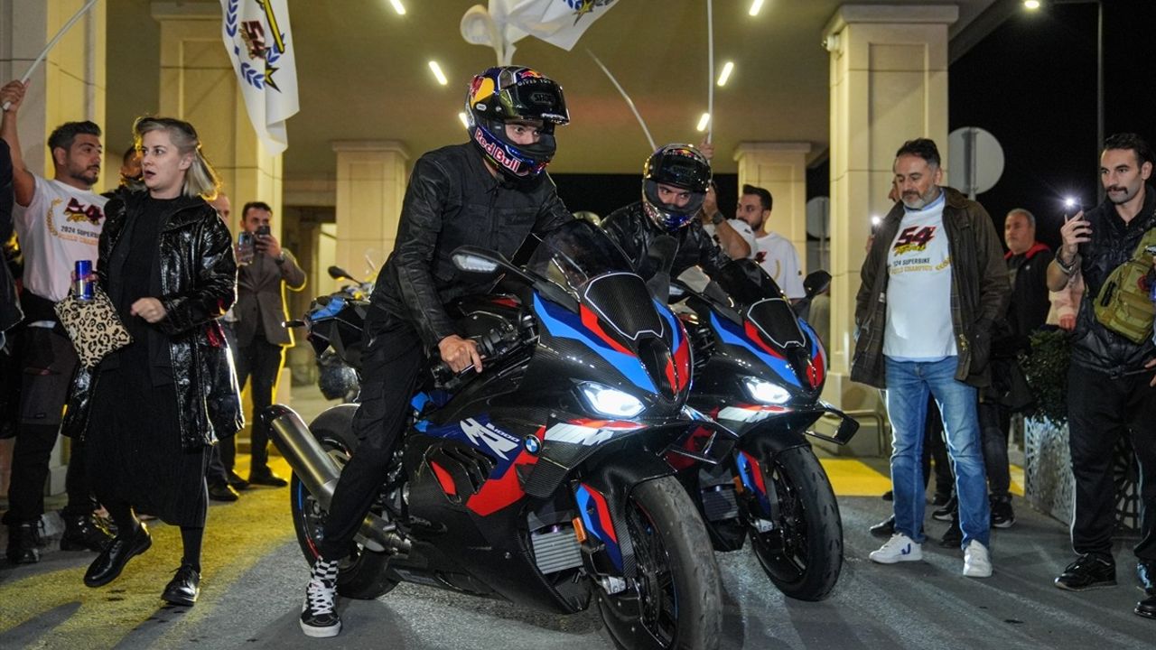 Toprak Razgatlıoğlu 2024 Dünya Superbike Şampiyonu Olmayı Başardı