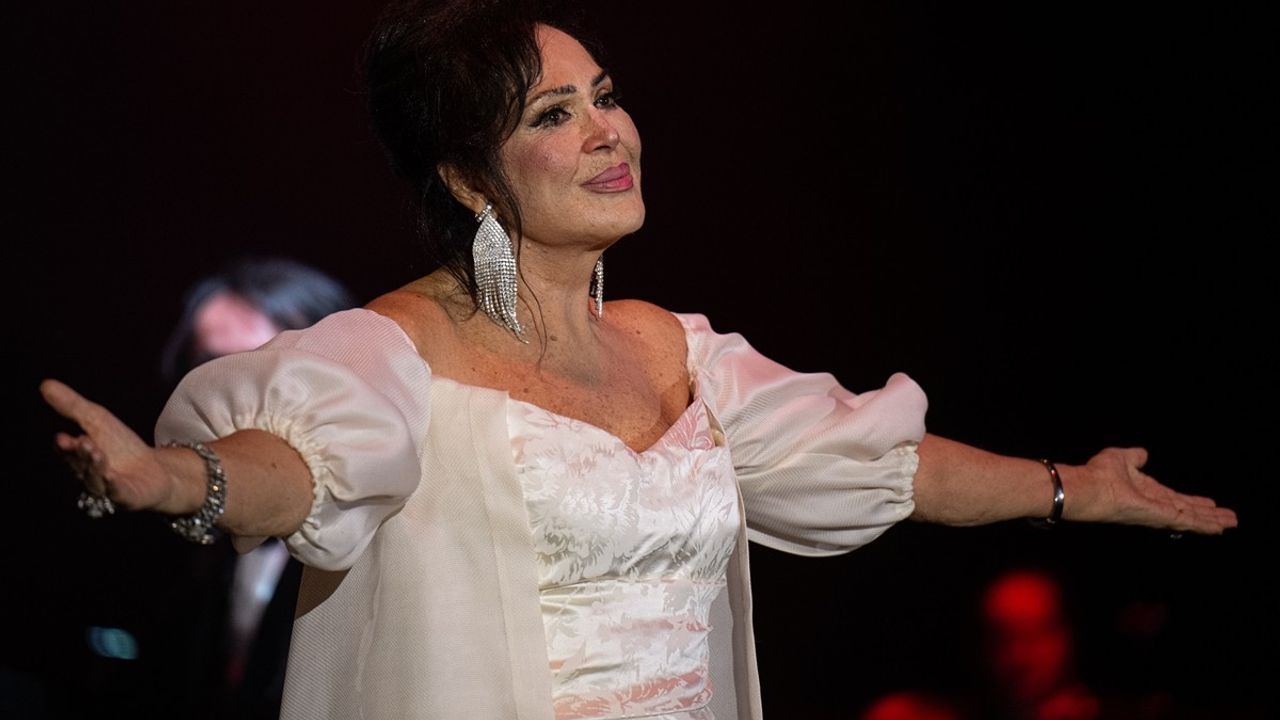 Türkan Şoray'ın Ankaralılarla Buluştuğu 'Sonsuz Senfonisi' Konseri