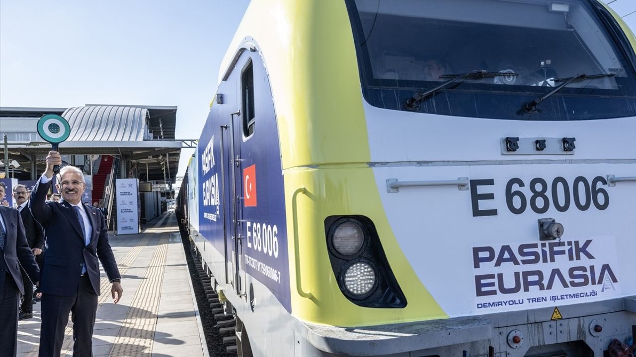 Türkiye'nin İlk Özel Uluslararası Yük Treni Seferlerine Başladı