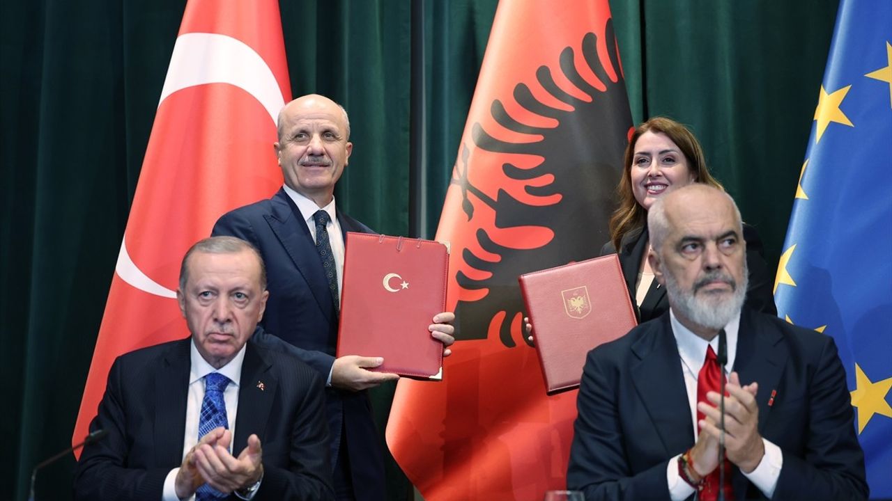 Türkiye ve Arnavutluk Arasında Dört Yeni Anlaşma İmzalandı