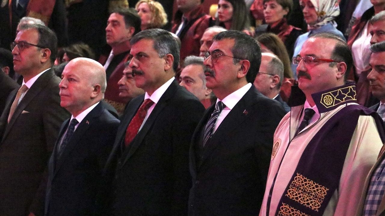 Türkiye'ye Özgü Model Üzerine Yorumlar