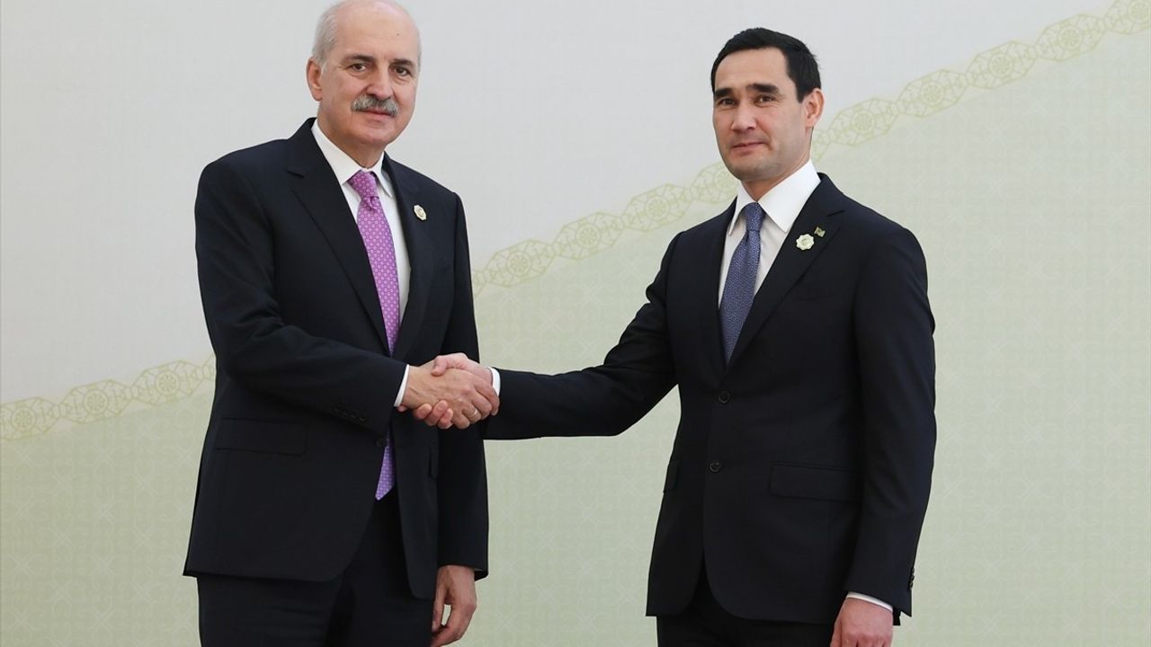 Türkmenistan'da Mahtumkulu Firaki Forumu Başladı