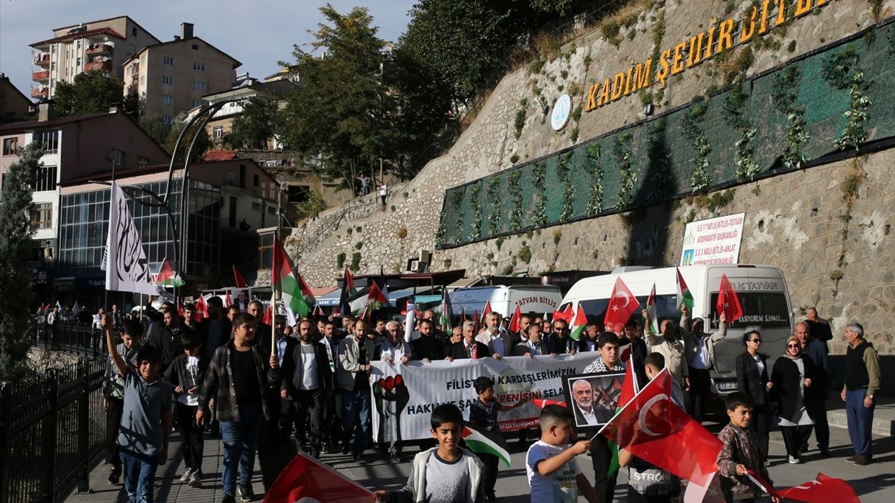 Van ve Bitlis'te Filistin'e Destek Yürüyüşleri Gerçekleştirildi