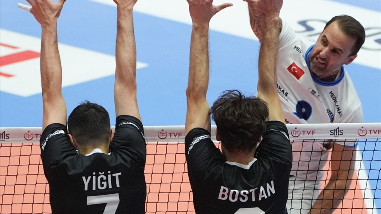 Voleybol Heyecanı: Bursa Büyükşehir Belediyespor Arkas Spor'u Geçti