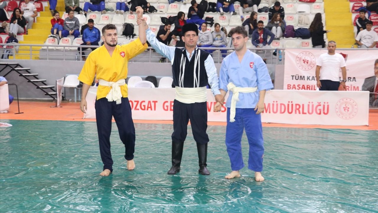 Yozgat'ta Kuşak Güreşleri Türkiye Şampiyonası Tamamlandı