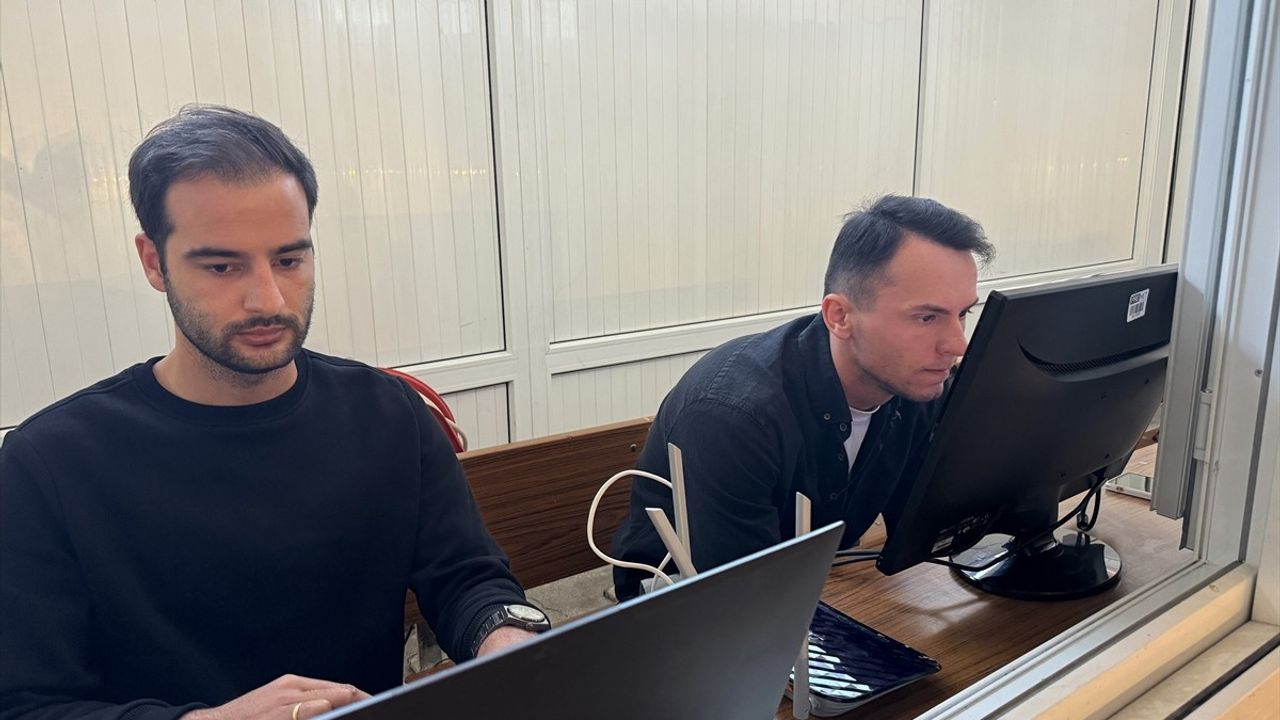 Yüzde 90 Görme Engelli Spiker, Golbol Müsabakalarını Heyecanla Anlatıyor