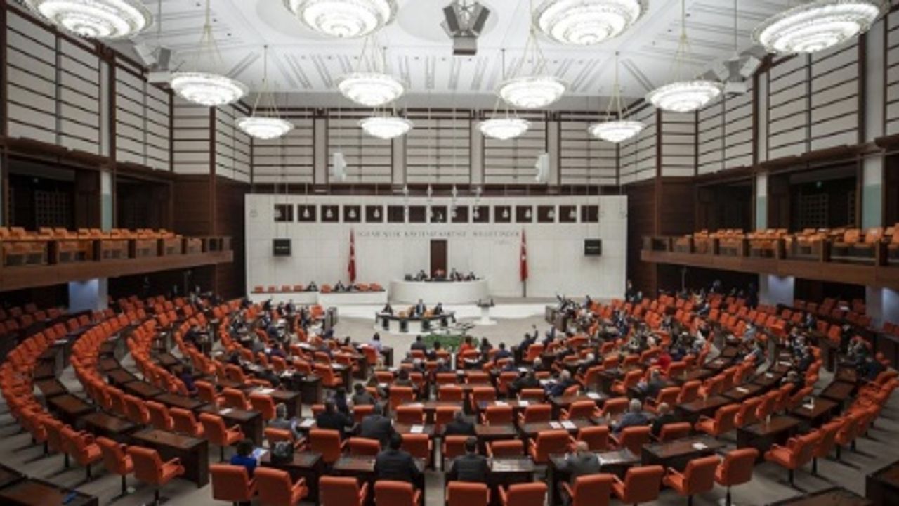 2025'te Çakarlı Araç Sahiplerine Büyük Ceza Geliyor!