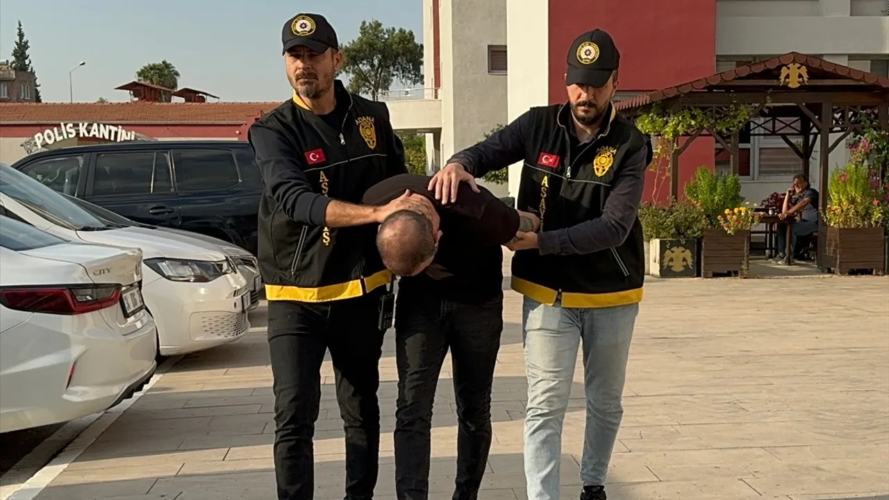 Adana'da Kuyumcuyu Vurarak 900 Gram Altını Gasbeden Zanlı Yakalandı