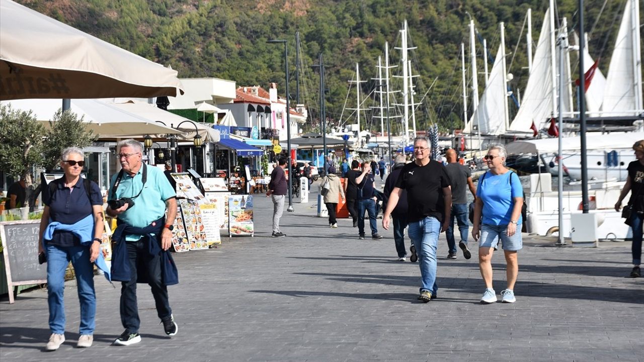 Aida Blu Yolcu Gemisi, Marmaris'e 2 Bin 38 Turistle İlk Ziyaretini Gerçekleştirdi