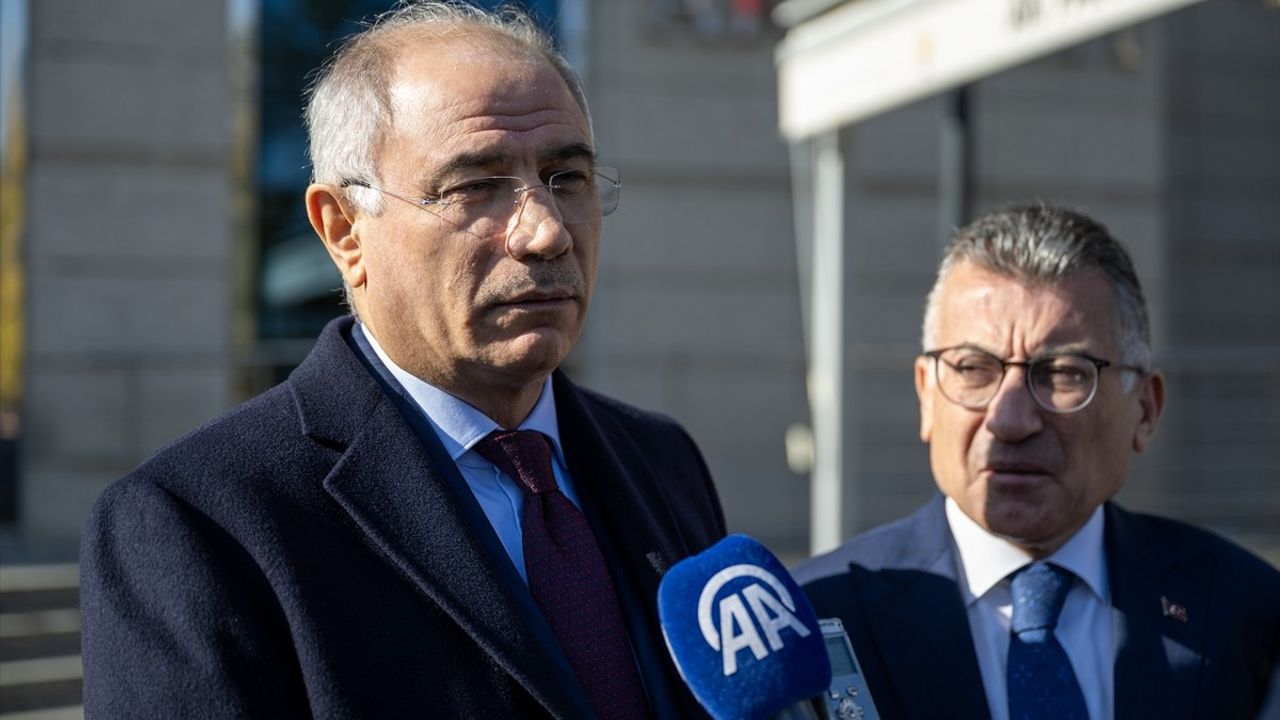 AK Parti'den İçişleri Bakanı'nın Parlamento'ya Girişine Engelleme Kınaması