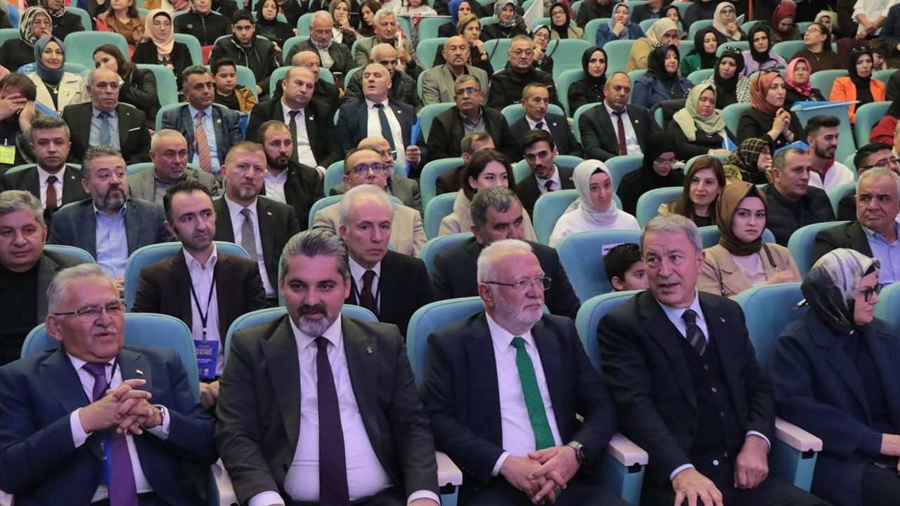 AK Parti Genel Başkan Vekili Mustafa Elitaş, Kıbrıs'ın Stratejik Önemi Üzerine Konuştu