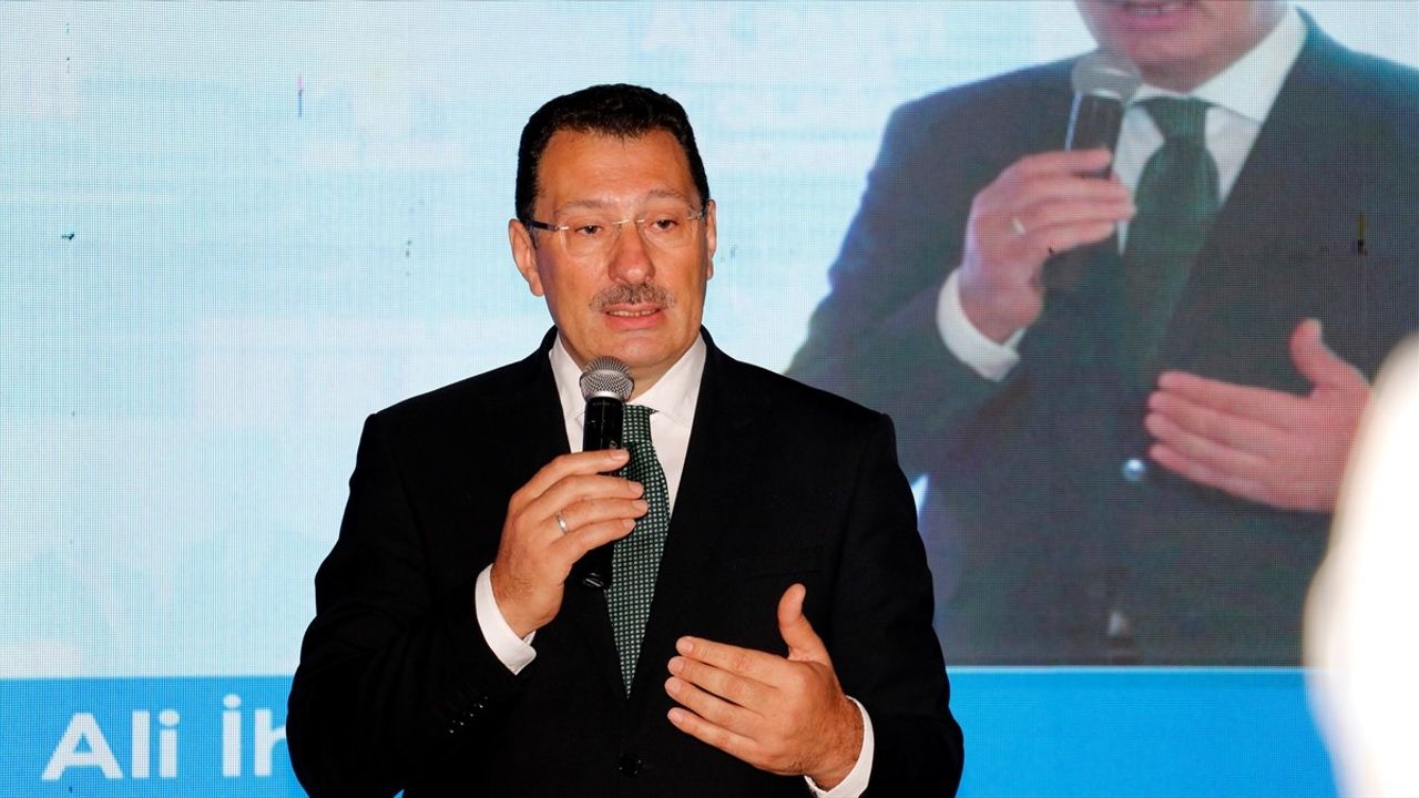 AK Parti'nin Kocaeli Kongresinde Güçlü Mesajlar: Muktedir Olma Vurgusu