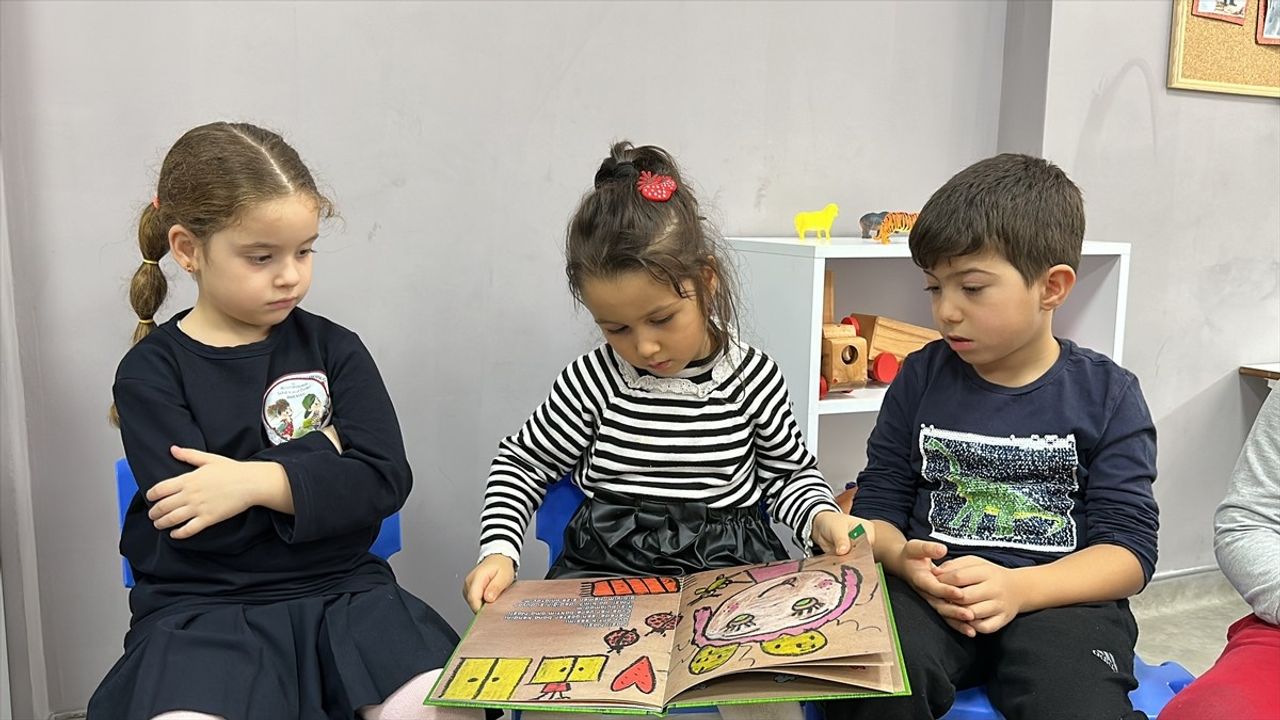 Antalya'daki Öğretmenden Depremzede Çocuklar İçin Anlamlı Bağış