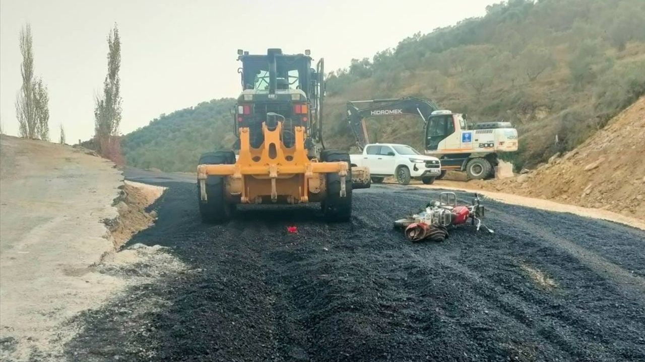 Aydın'da Greyderle Çarpışan Motosiklet Sürücüsü Hayatını Kaybetti