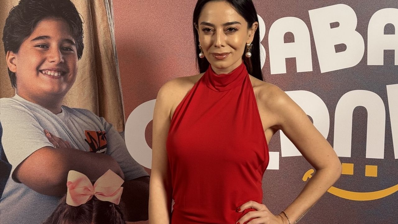 Baba Beni Güldürsene Filminin Gala Gecesi İle Yüzleri Güldürdü