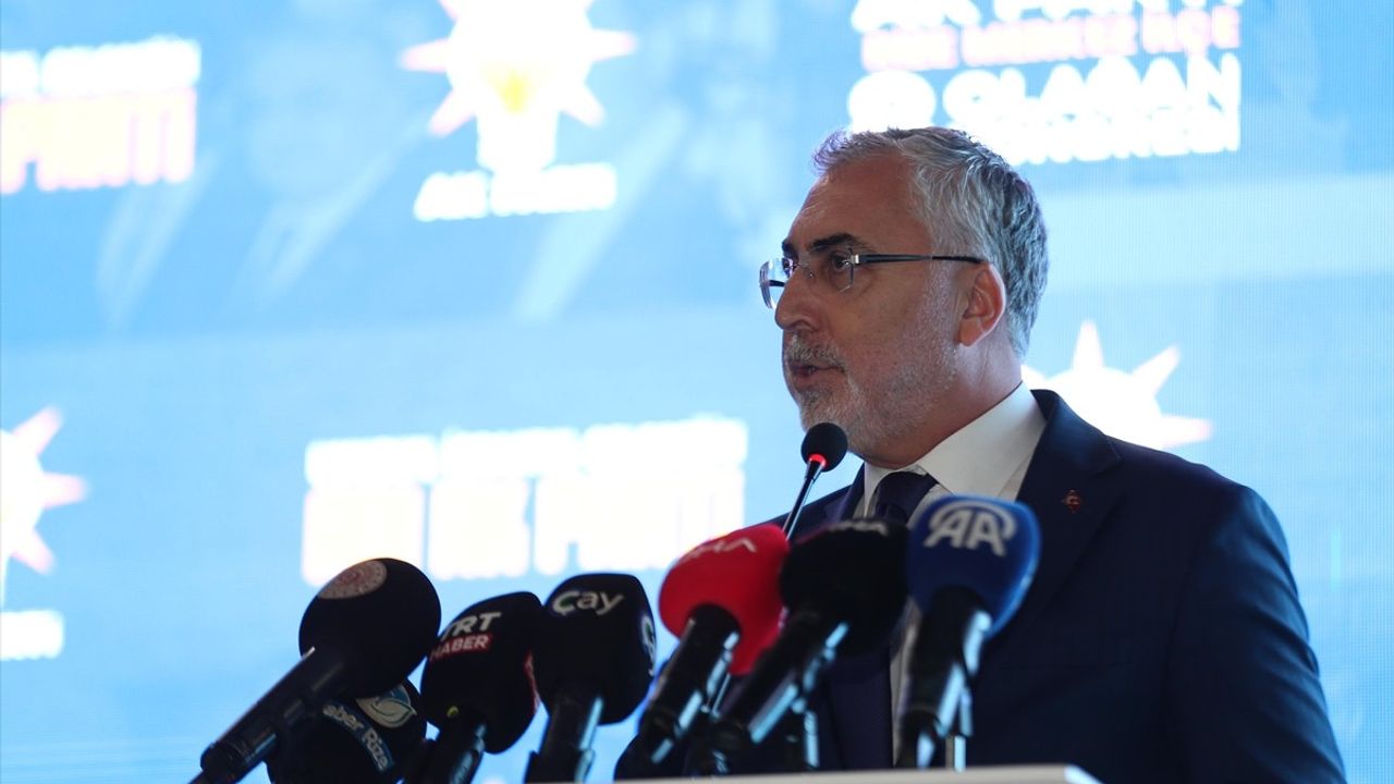 Bakan Işıkhan Rize'de AK Parti Kongresinde Açıklamalarda Bulundu