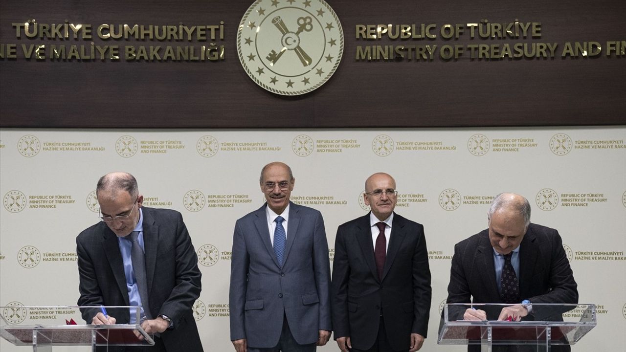 Bakan Şimşek, İslam Kalkınma Bankası Başkanı Al Jasser ile Proje Anlaşmaları İmzaladı