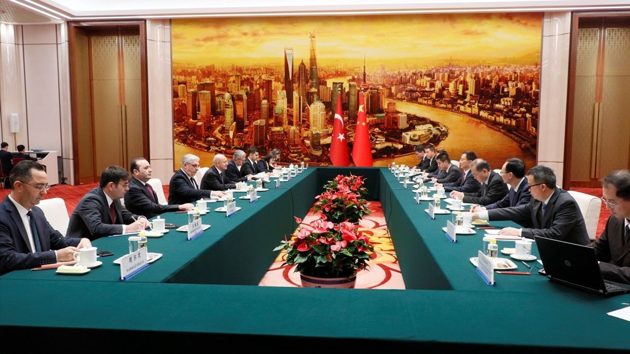 Bakan Şimşek ve Han Cıng, Türkiye-Çin İlişkilerini Güçlendirmek İçin Bir Araya Geldi