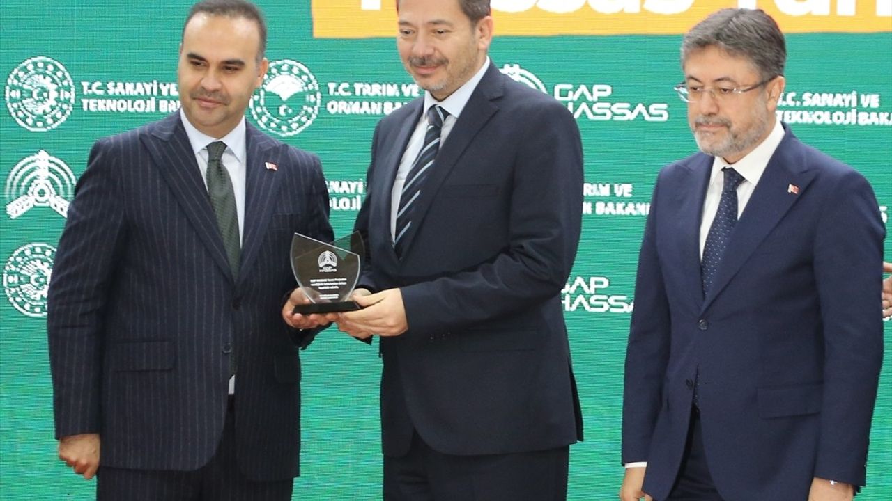 Bakanlar Yumaklı ve Kacır, GAP Hassas Tarım 2. Faz Tanıtım Töreni'nde Bulundu