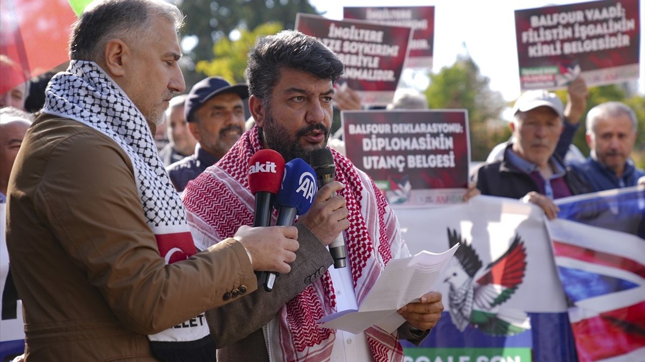 Balfour Deklarasyonu Protesto Edildi: İngiltere'ye Tepkiler Yükseldi