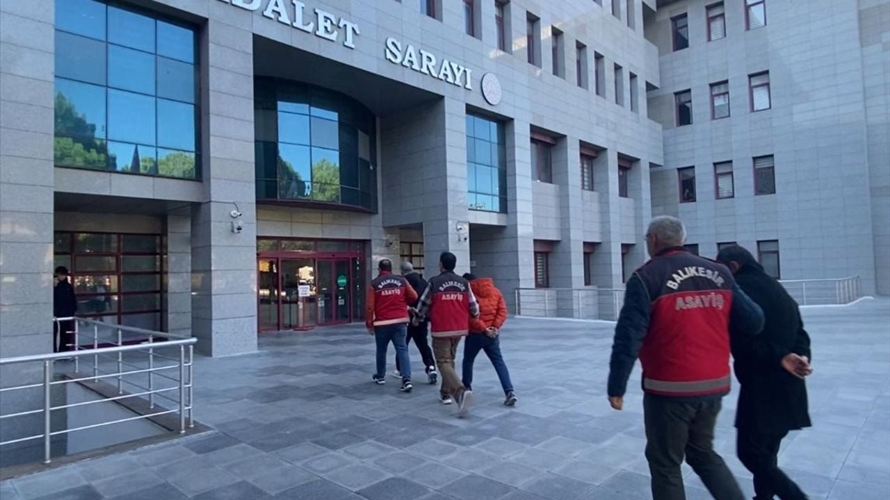 Balıkesir'de Silahlı Saldırı Sonrası Üç Kişi Tutuklandı